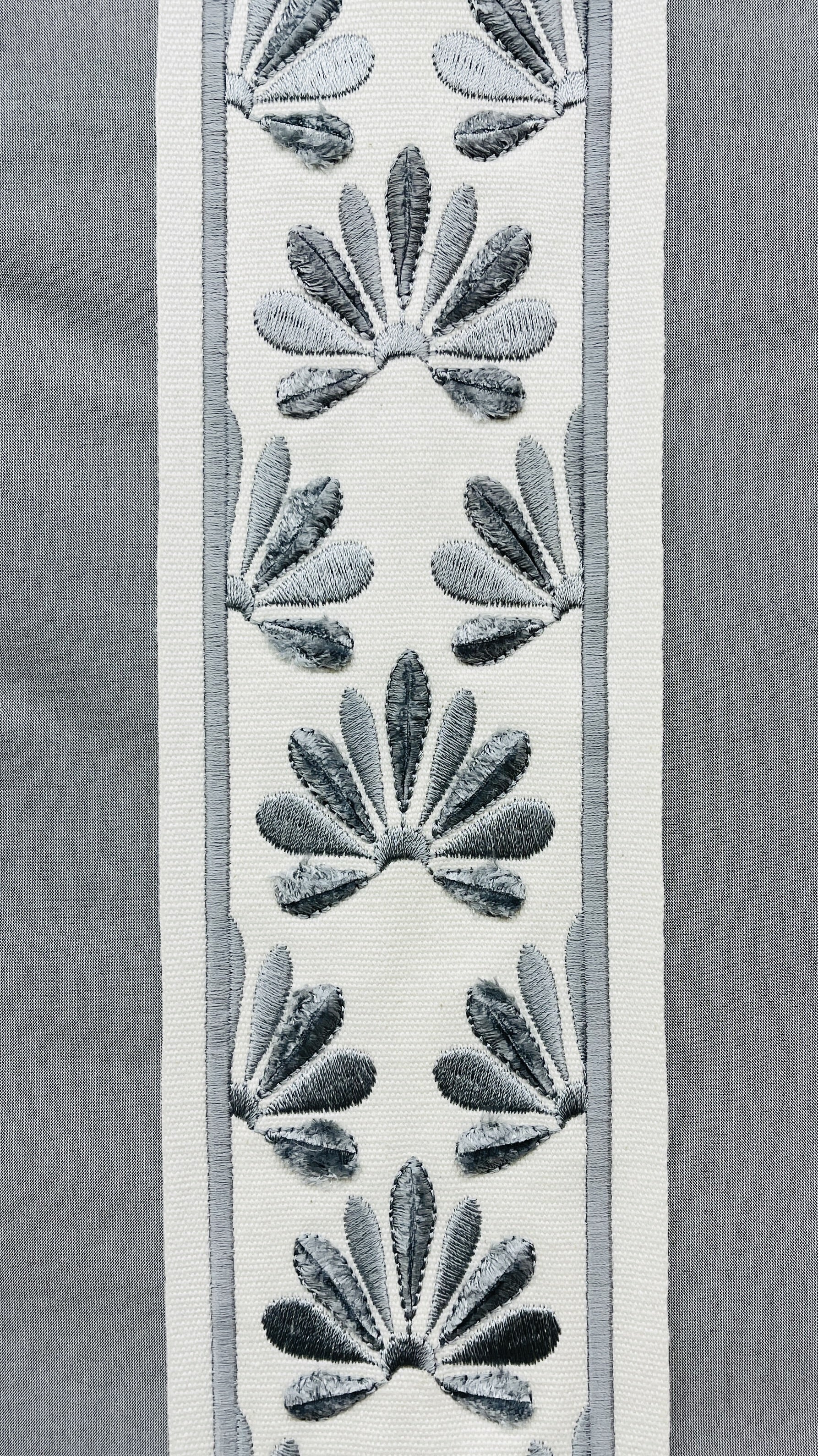DAISY-SILVER