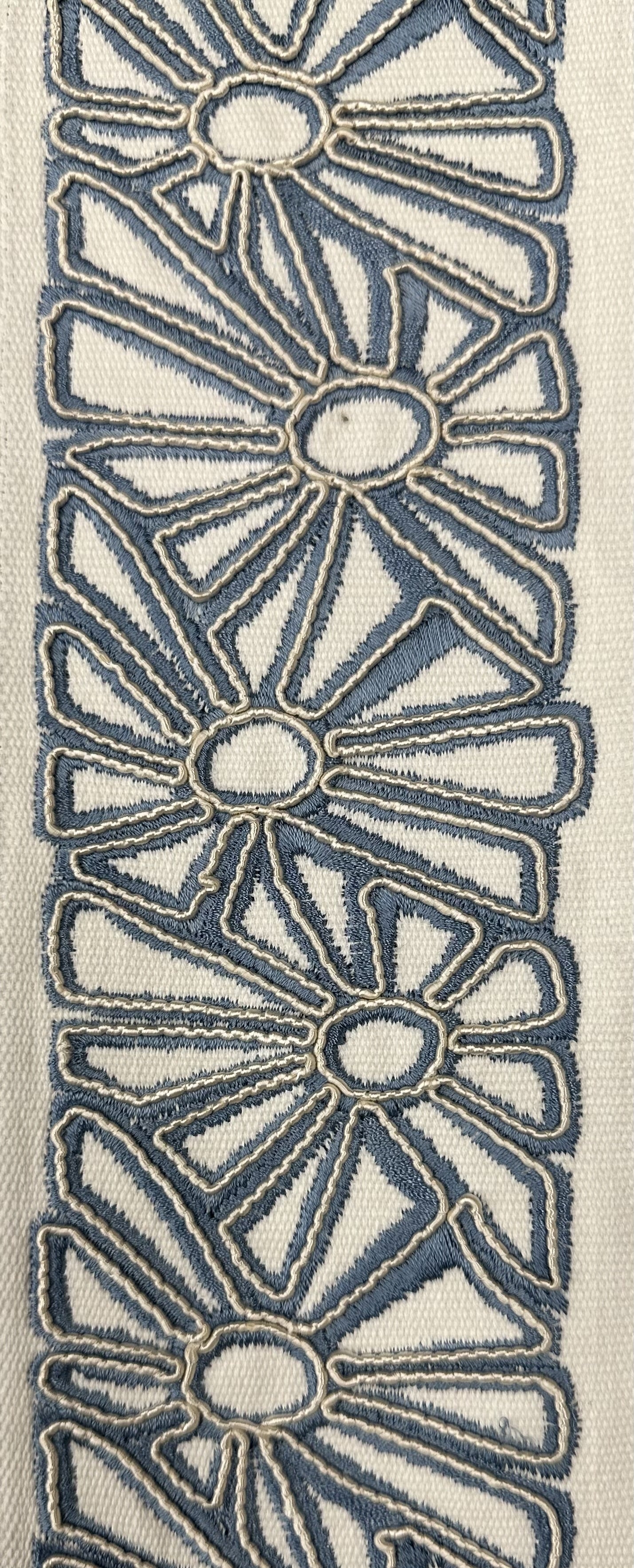 VIENNA - IVORY/LT. BLUE