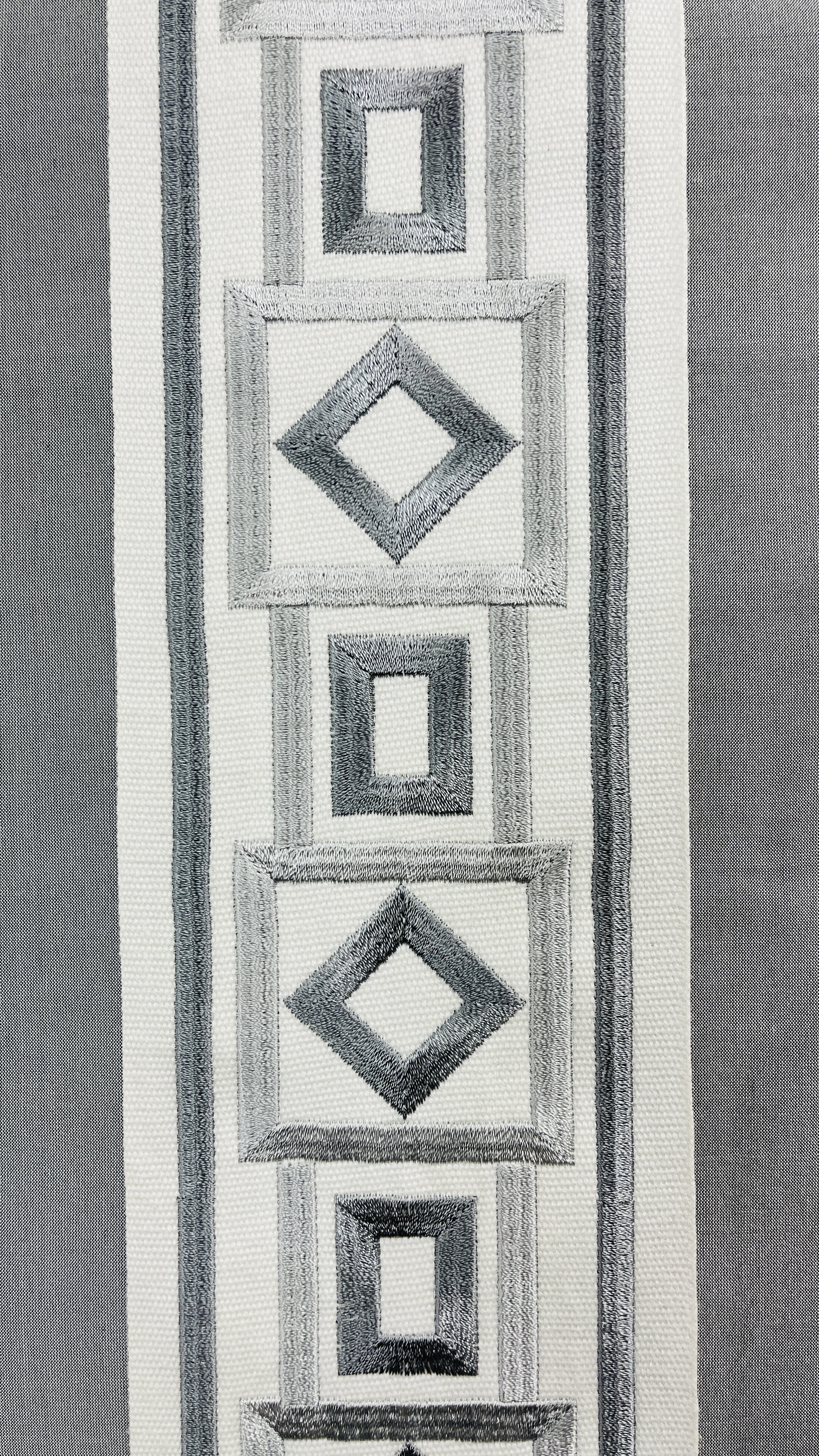 LL 702 - GRAY
