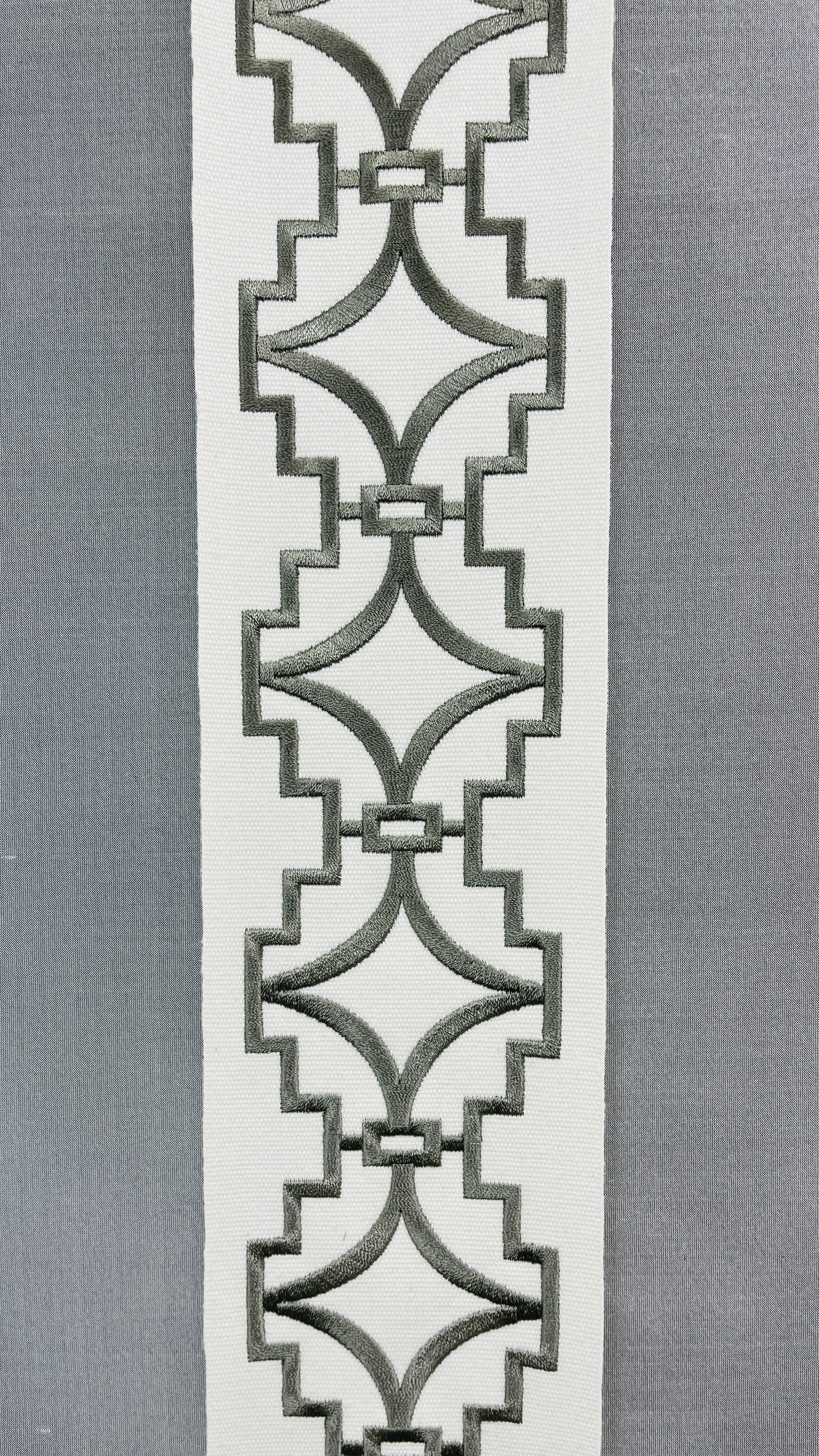 QUARTERFOIL-CHARCOAL